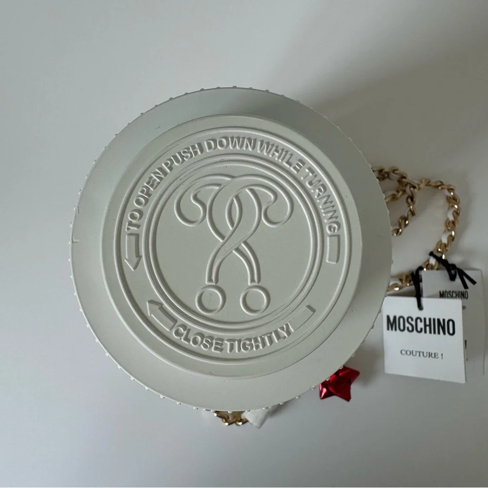 SOLD💫VESTIAIRE- MOSCHINO PILL PURSE - Picture 5 of 16